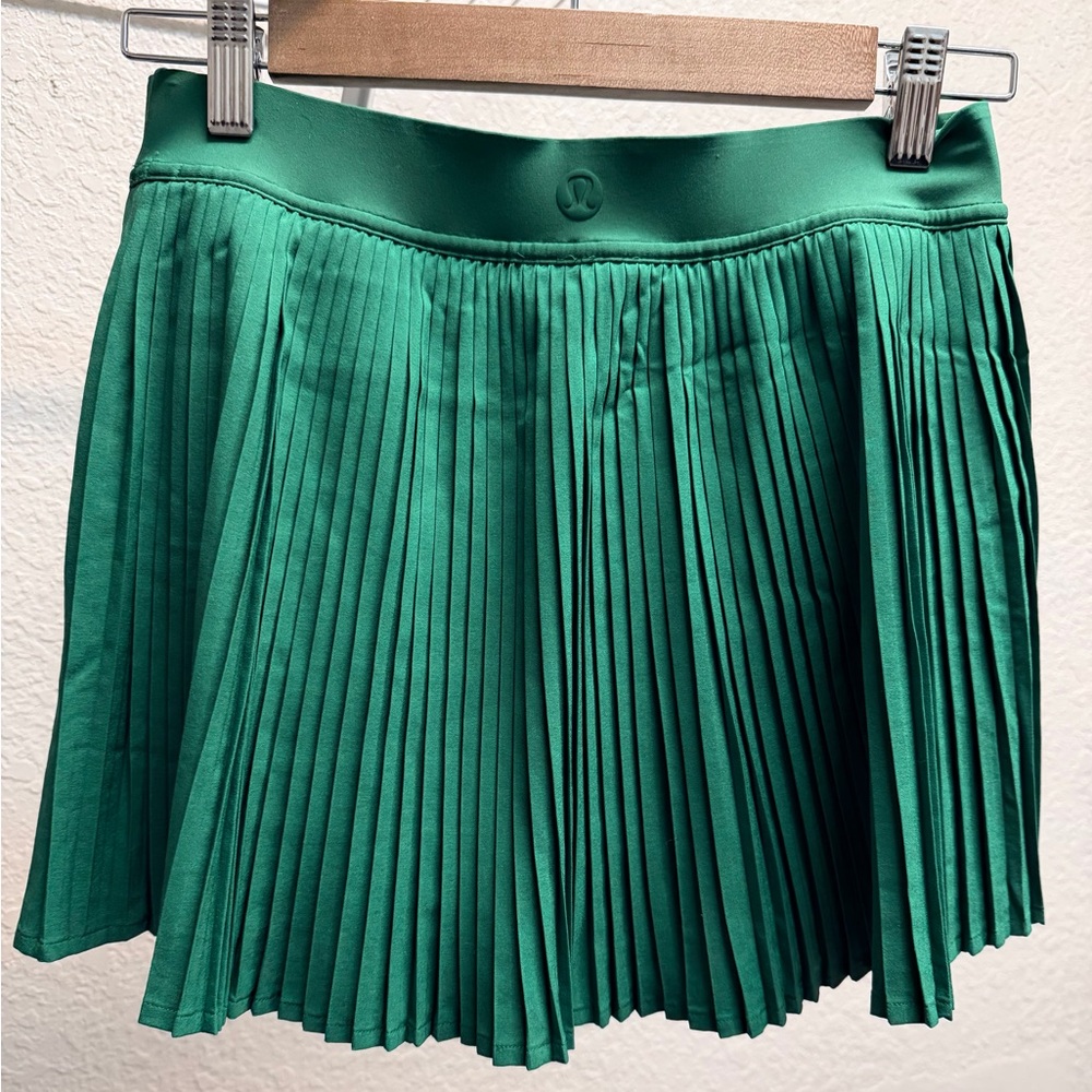 lululemon athletica Varsity Pleated Athletic Mini Skirt/Skort in Emerald Green